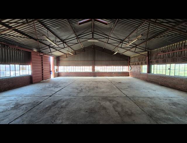 244M² FACTORY TO LET IN ANDERBOLT